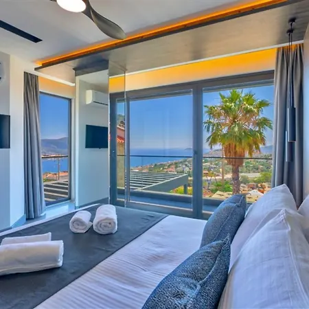 4 Bedroom Luxury *