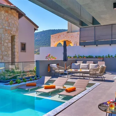 4 Bedroom Luxury *