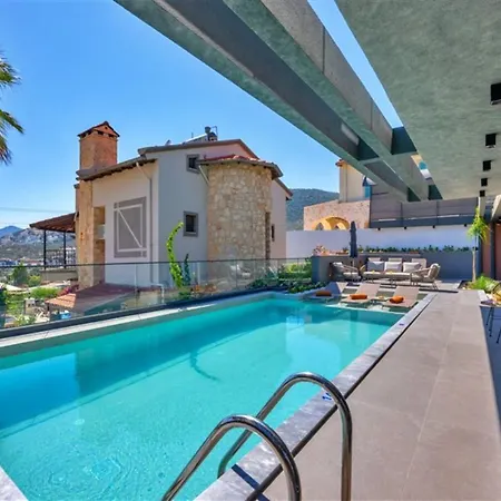 4 Bedroom Luxury Villa