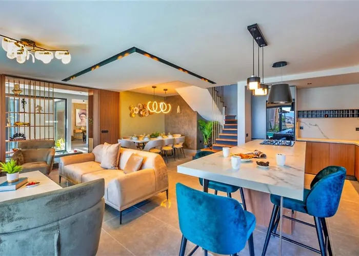 4 Bedroom Luxury Villa *