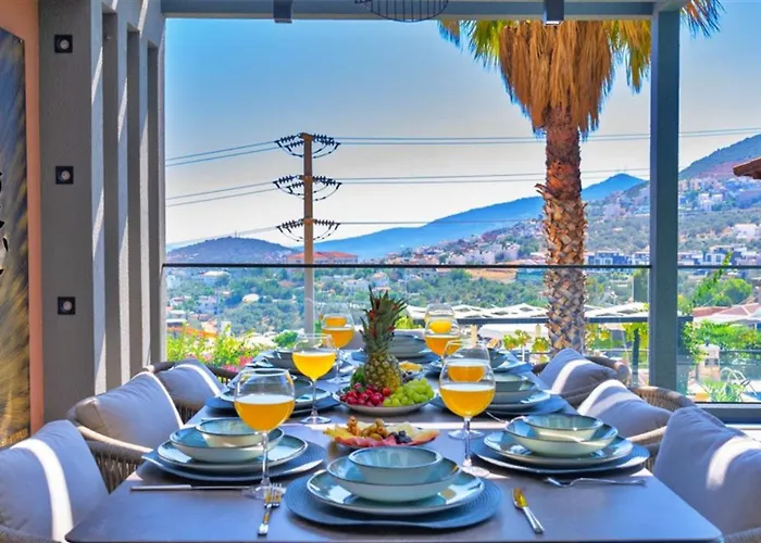 4 Bedroom Luxury Villa *