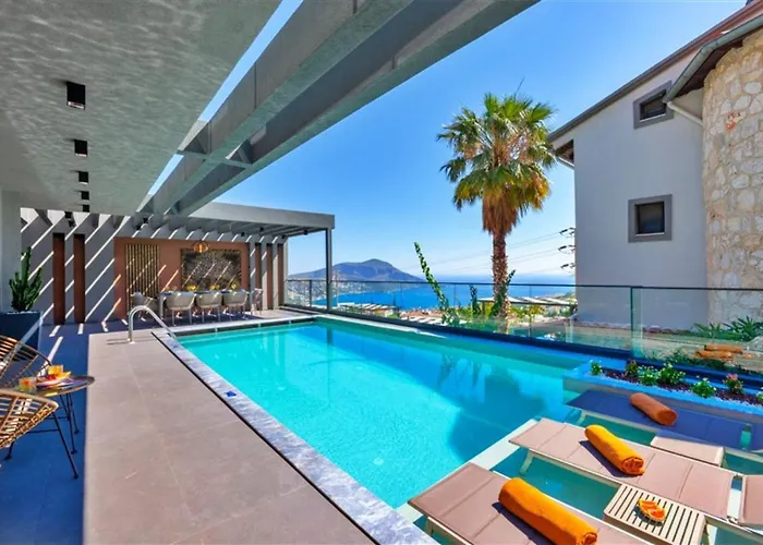 4 Bedroom Luxury Villa