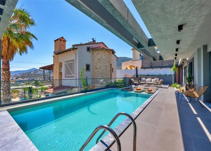 4 Bedroom Luxury Villa