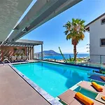 4 Bedroom Luxury Villa